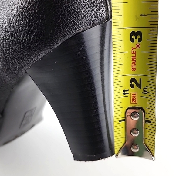 A2 Aerosoles Heelrest Gold Role Black Faux Leather Heeled Ankle Boots Size 7.5 - Picture 15 of 15